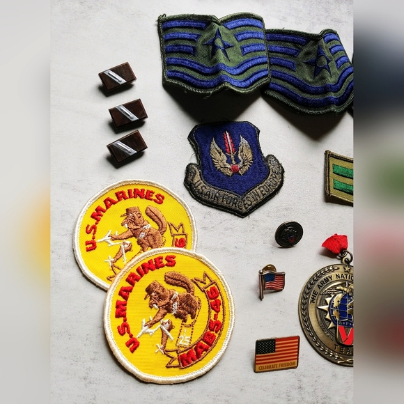 Lot US Military Patriotic Patches, Pins, Medal ~ Air Force Navy Marines Guard - Picture 2 of 8